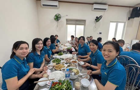 ẤM ÁP NGHĨA TÌNH TỪ “BỮA CƠM CÔNG ĐOÀN NĂM 2025” TẠI SKYPEC – CHI NHÁNH VẬN TẢI